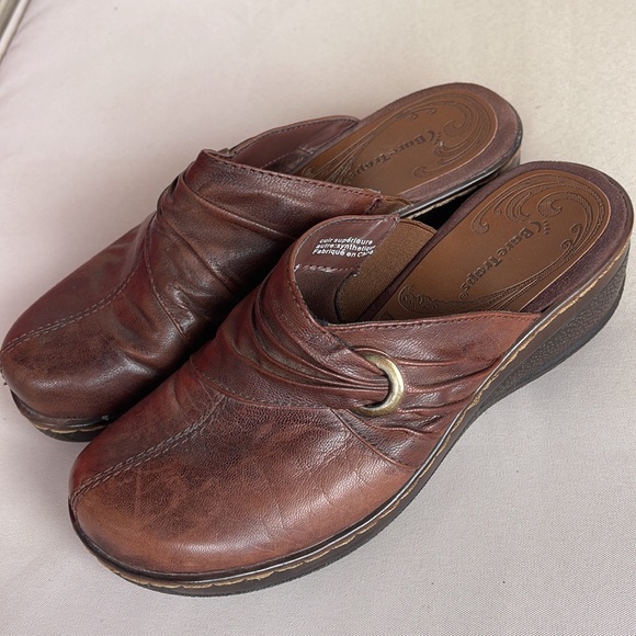 BareTraps Brown Leather Clogs Mules Size 6 - Picture 2 of 7